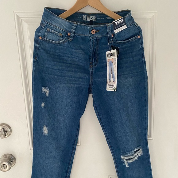 NWT! Ripped jeans - Picture 2 of 4